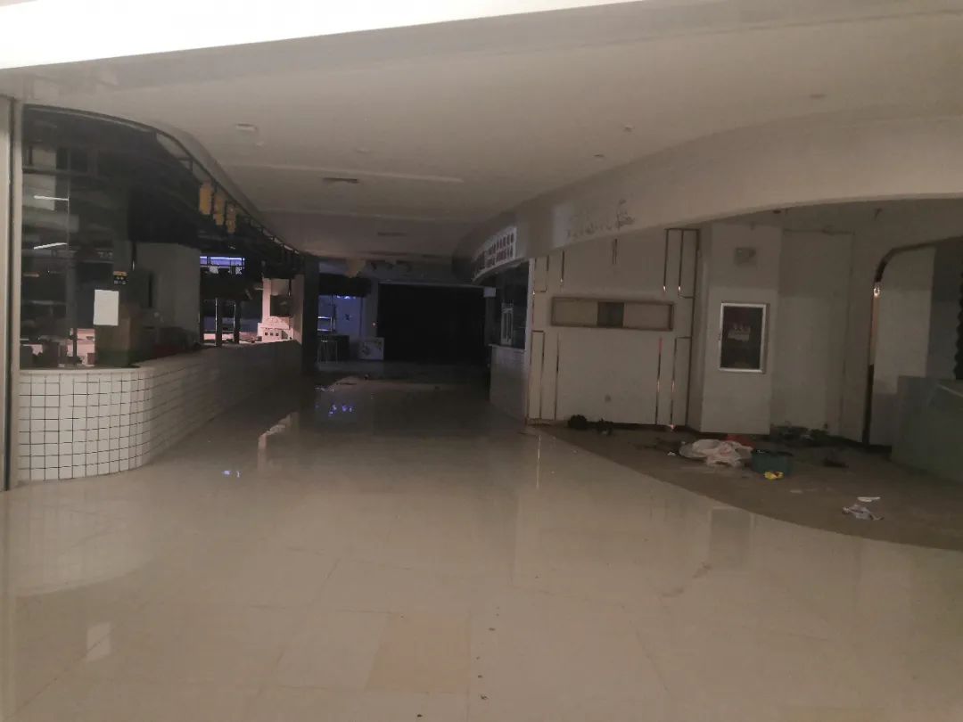 十铺九空，被称为“鬼城”！昆明这些业主很慌：投资的钱会不会泡汤？