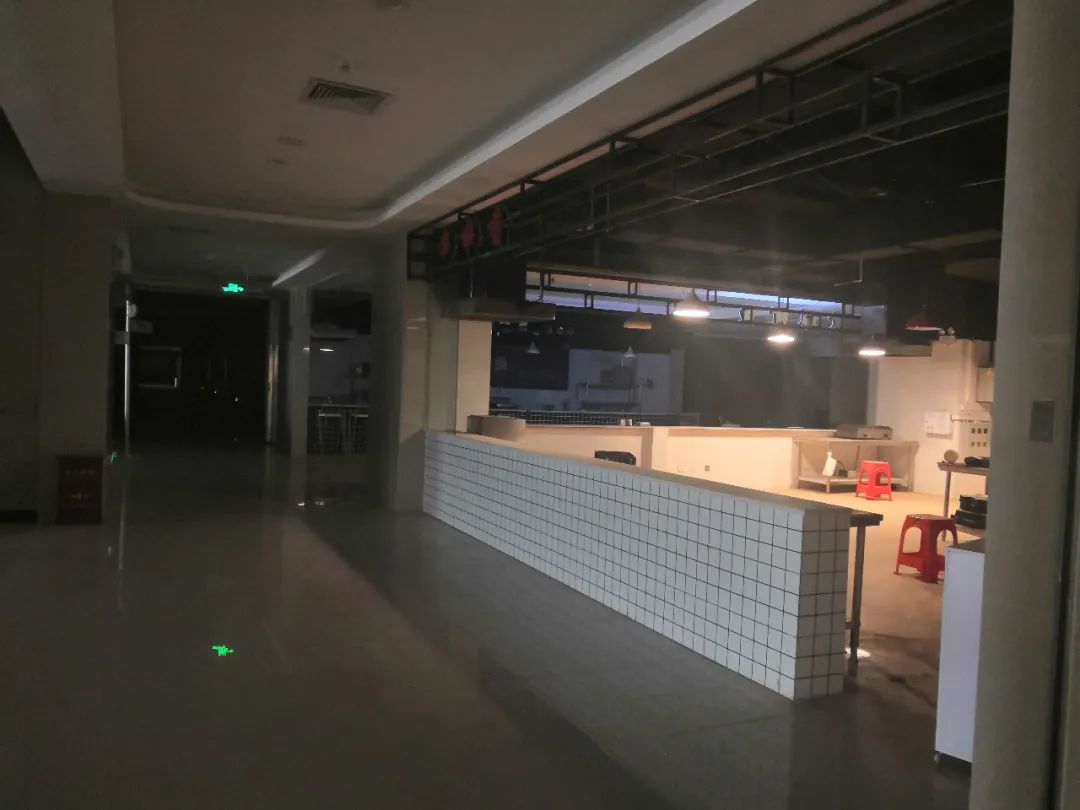 十铺九空，被称为“鬼城”！昆明这些业主很慌：投资的钱会不会泡汤？