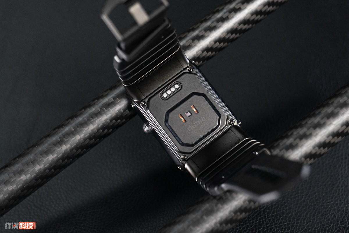 努比亚watch图赏柔性屏幕加持玩法更多样