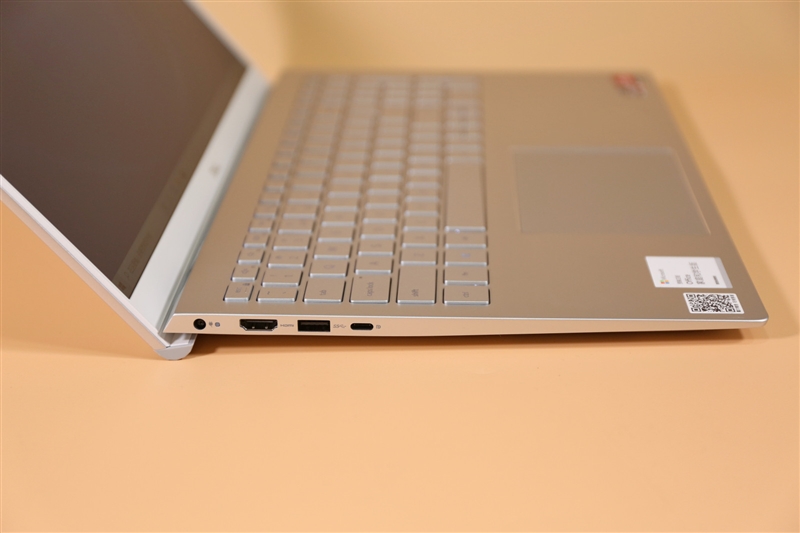 戴尔灵越5505笔记本评测:扩展性强的轻薄本