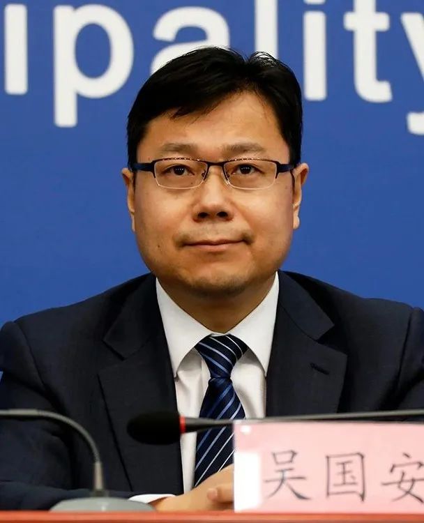 北京地坛医院副院长吴国安介绍新发地聚集性疫情救治情况