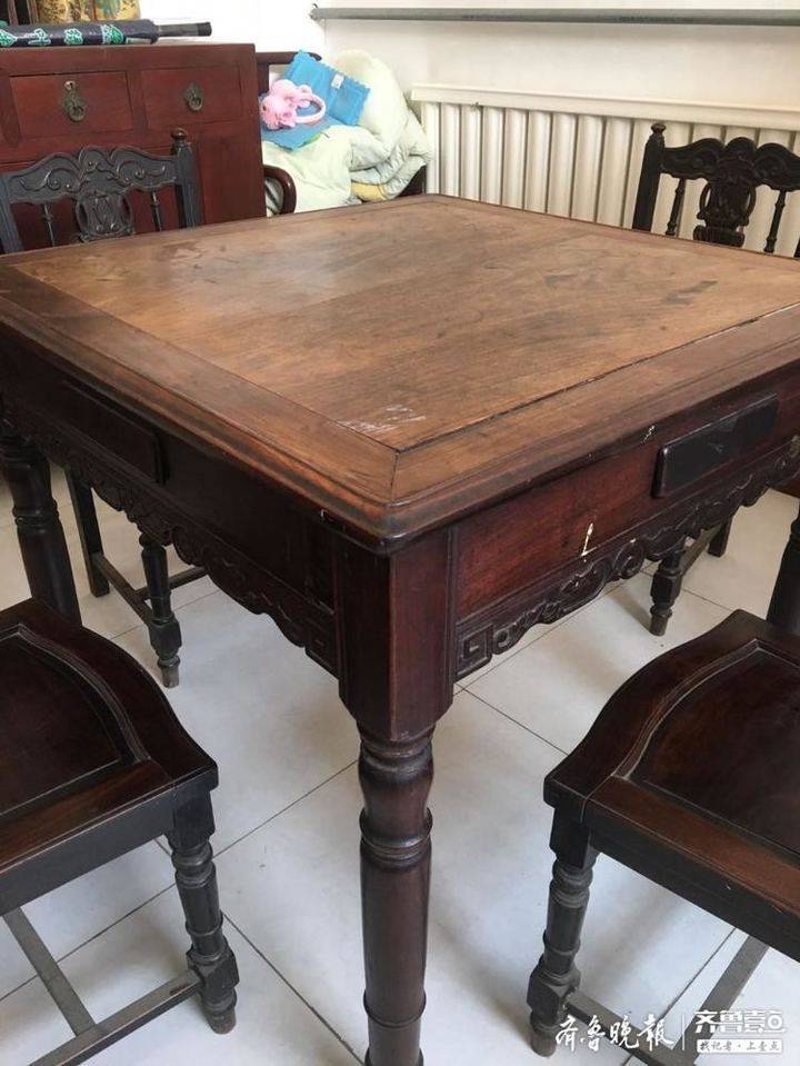 民国时期红酸枝麻将桌椅子一套