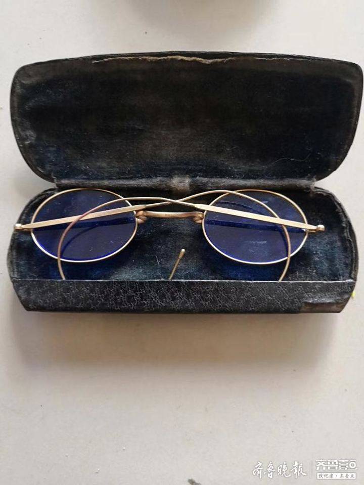 民国时期天然蓝水晶平光眼镜