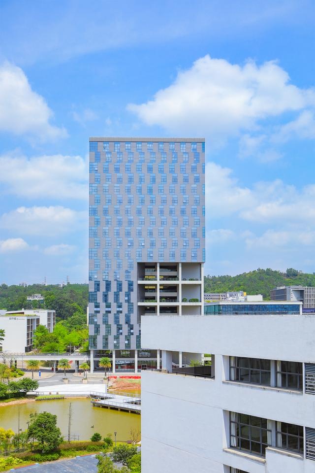 这所学校招生计划出炉!vr带你漫游.