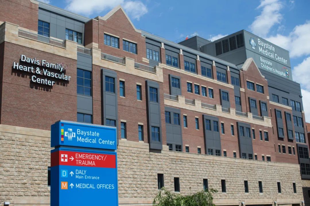 443万!雪上加霜!群体感染横扫美国,医院,教会,监狱,集会纷纷沦陷