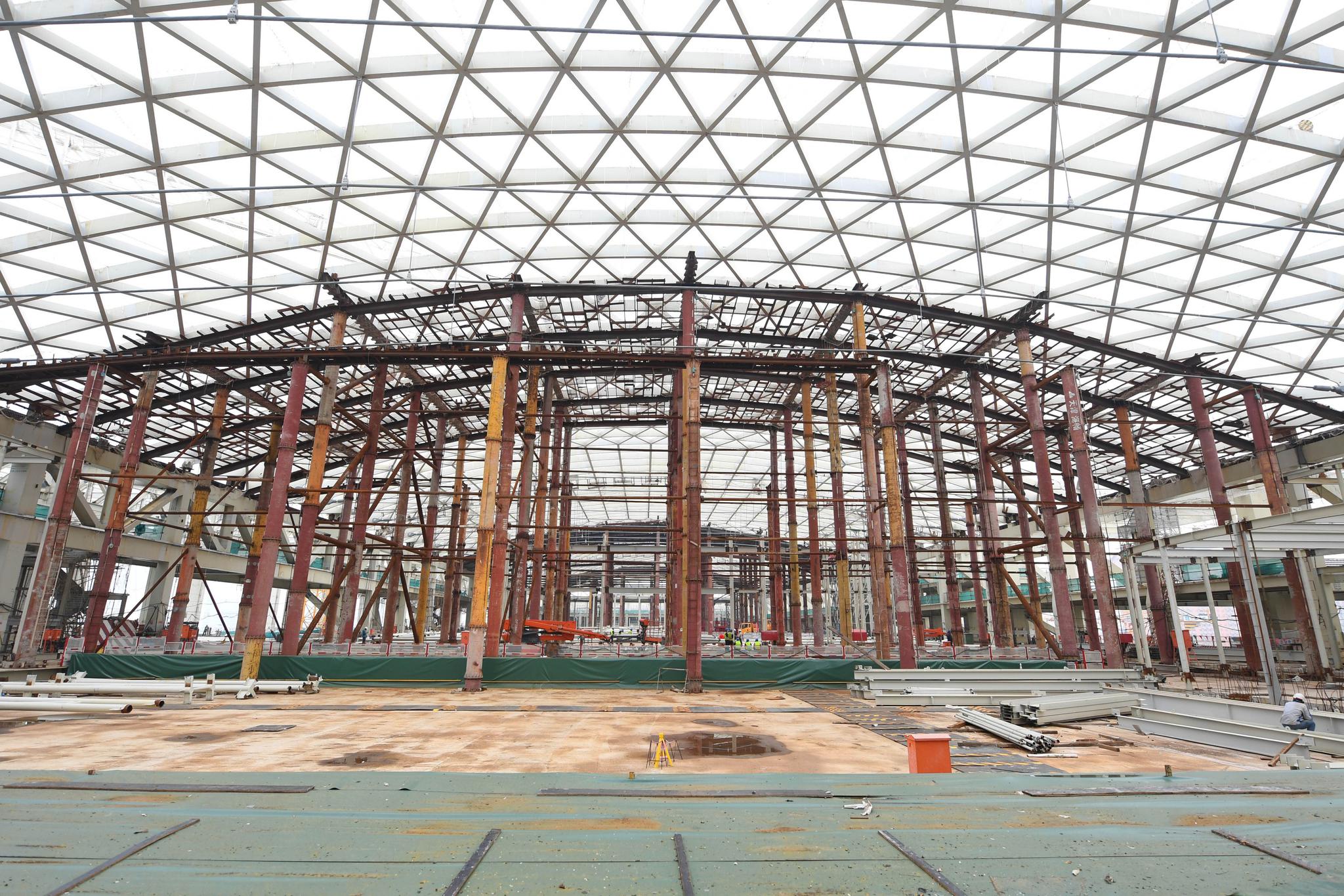 国家会议中心二期主体工程钢结构屋盖滑移成功