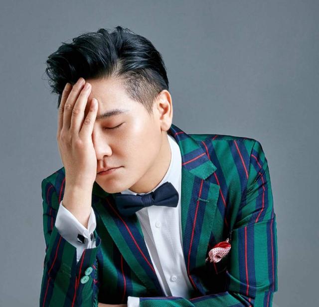 49岁丁子峻默默无闻许多年,为出家剃掉头发后,火了