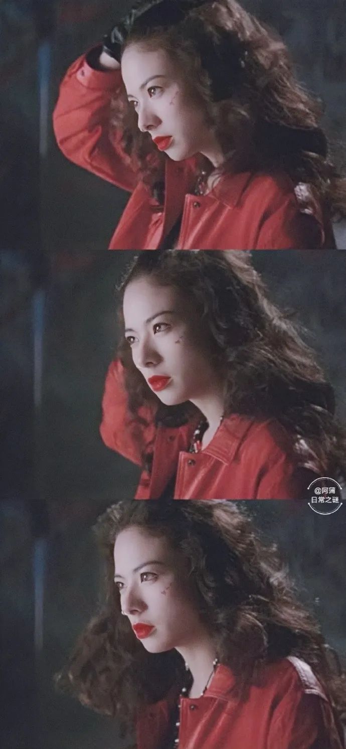 英气又妩媚红唇大波浪的叶芳华好漂亮