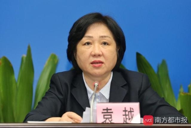 广州市港务局副局长袁越作为全国最大的粮食中转港和全国性综合主枢纽