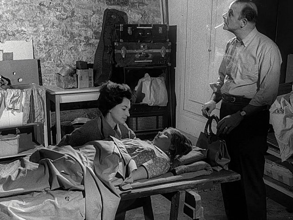 《活死人之夜》剧照来源:豆瓣