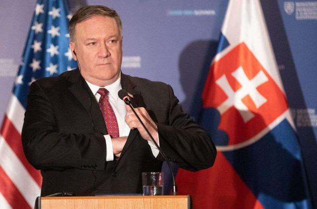 蓬佩奥到访欧洲屡遭嫌弃主动握手被拒3次傻笑缓解尴尬气氛