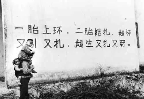 嵌在妈妈体内的小铜环，已经伤害了中国女性20年：子宫自由到底有多难？