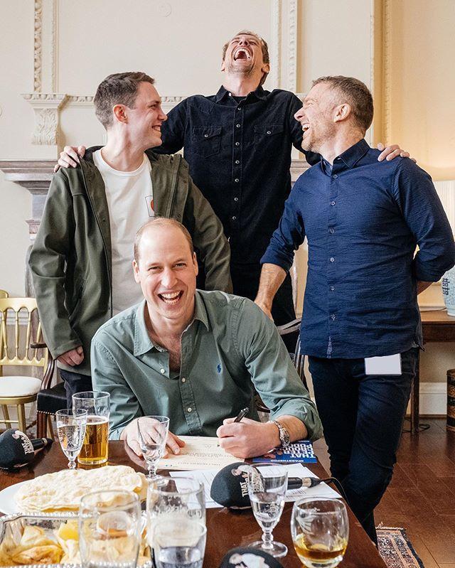 国脚彼得·克劳奇(peter crouch)一起上播客的时候说出了自己的想法