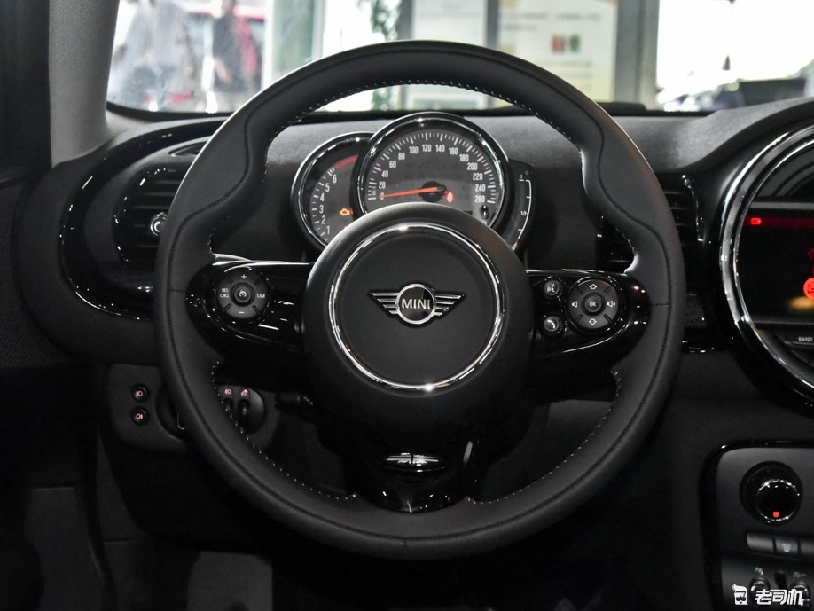 将近三十万买个对开门值吗？ 小哥带你看MINI CLUBMAN