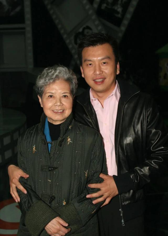 陈铎敬一丹鞠萍张泽群追忆沈力:出生江南,她的美是一道风景