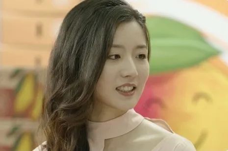 李梓汐(创客主播)再添一把火为其对口帮扶地区的农产品经济正在运用其