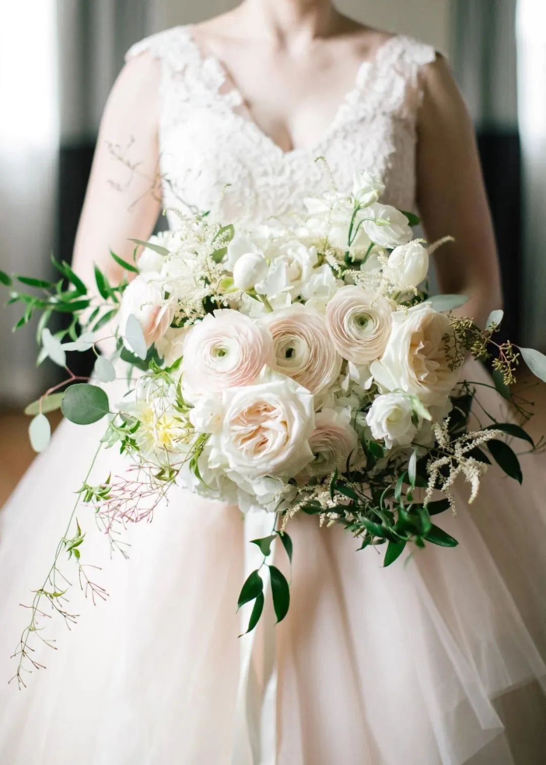 夏日手捧花 选择做个清新or热情的新娘 凤梨 手捧花 新娘 新浪新闻