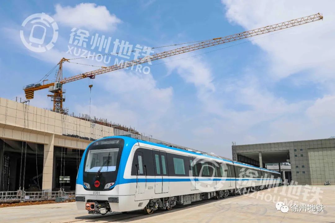 徐州地铁3号线首列电客车亮相