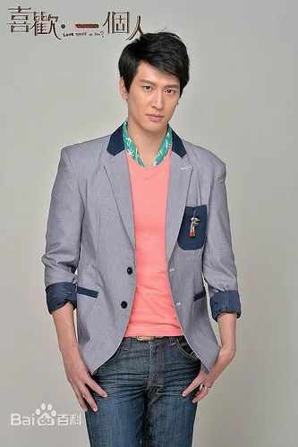 还记得恶作剧之吻里的张武仁吗他现在长这样