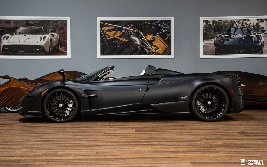 黑夜里的幽灵 帕加尼Huayra Roadster哑光黑色