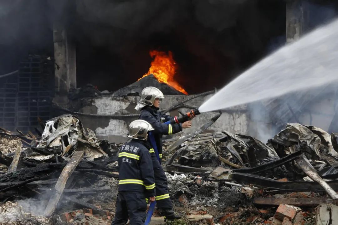 安徽一经开区火灾最新通报!无人员伤亡!现场救援画面来了!