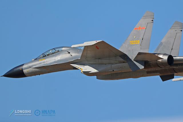 双发双座战斗机实力强劲国产歼11bs传承经典型号沈飞担当重任