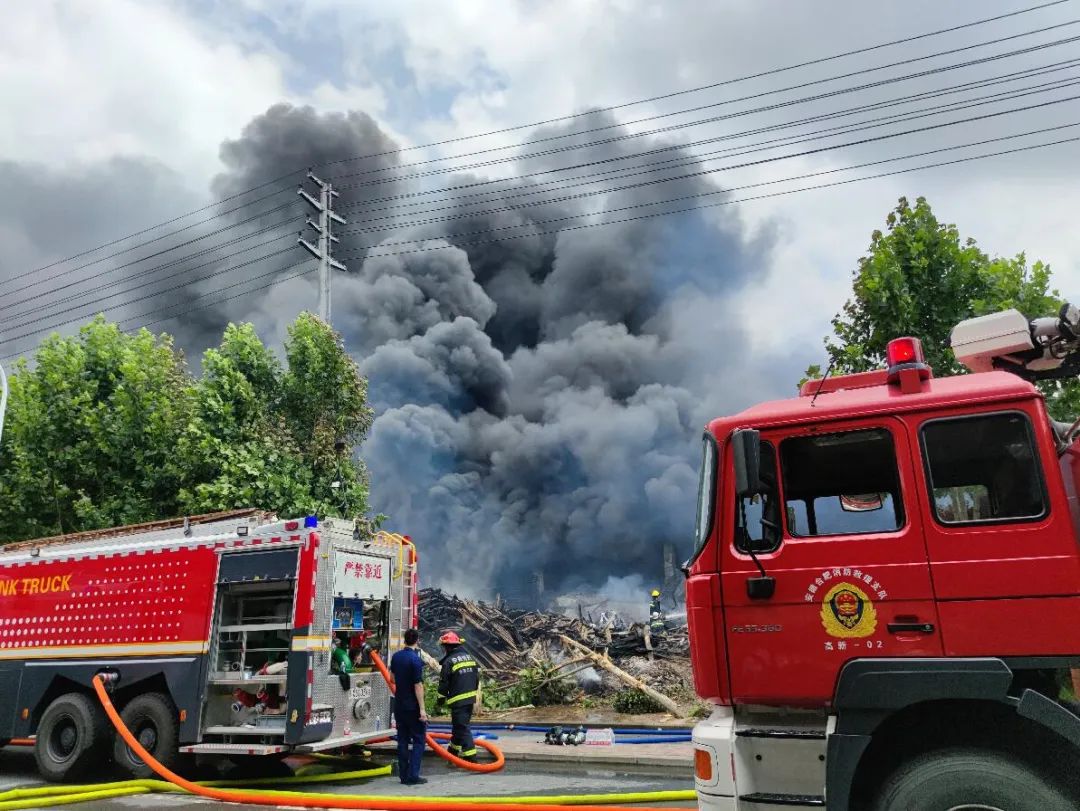 安徽一经开区火灾最新通报!无人员伤亡!现场救援画面来了!