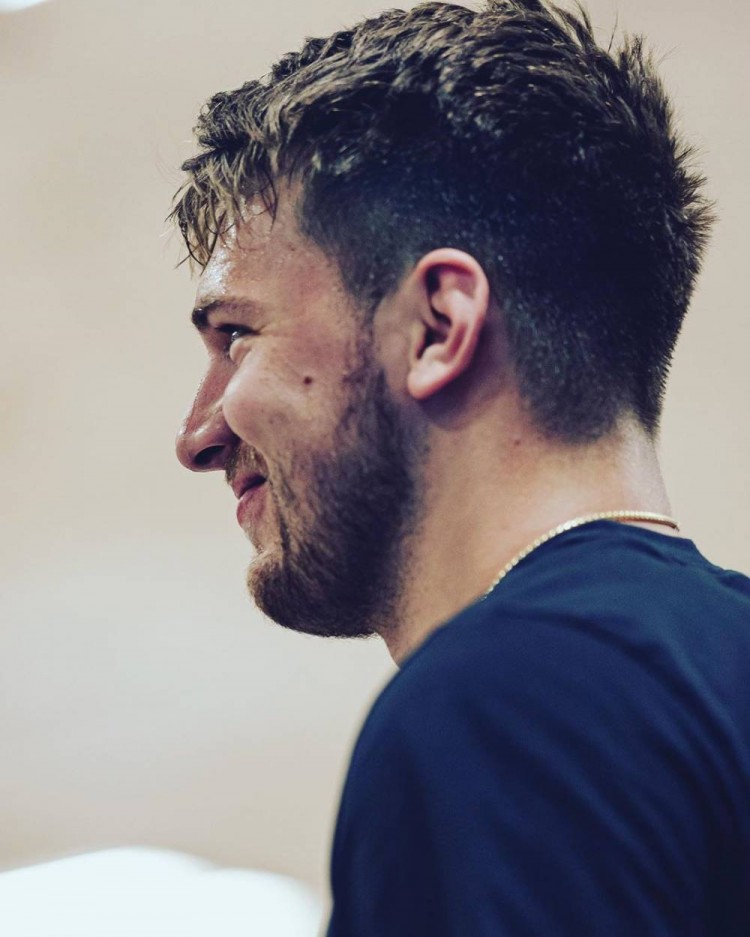 东契奇社媒晒个人训练照片