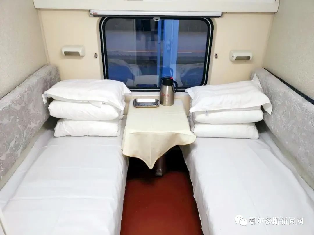 这是西安局集团公司硬座102元,硬卧178元起全程8小时49分t268次双层旅