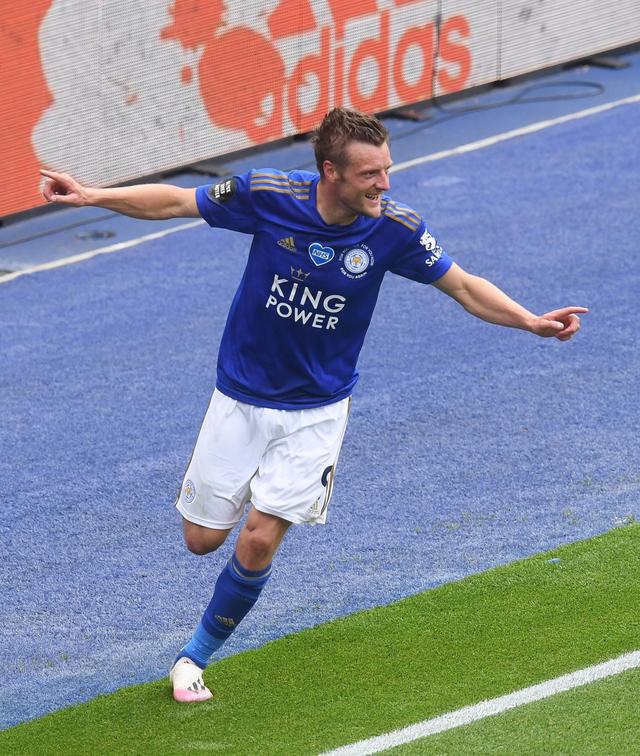 他们守住英超第3 甩开两大豪门,33岁锋霸太疯狂|英超|莱斯特城|水晶宫