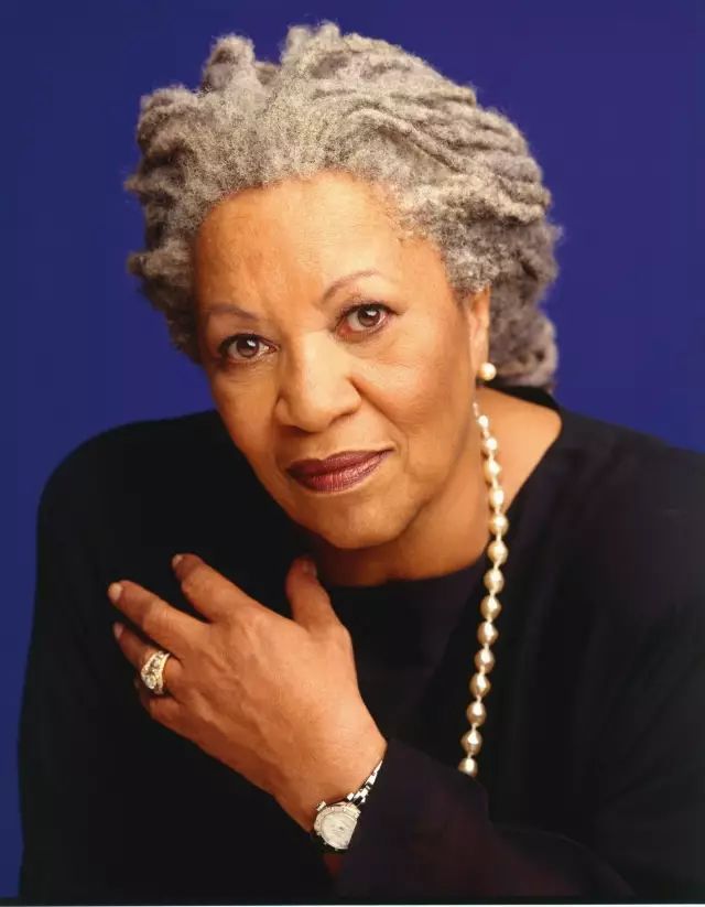 正文  托妮·莫里森(toni morrison)是美国历史上最为重要的黑人女性