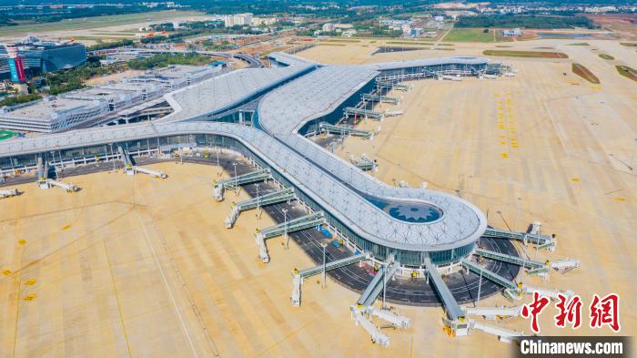 海口美兰国际机场二期扩建项目鸟瞰图。美兰机场 供图