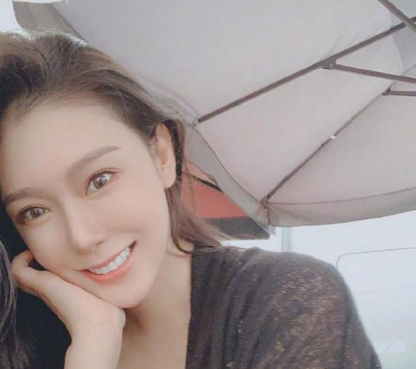 林丹事件女主称"背黑锅只能认了",身材火辣引恶意