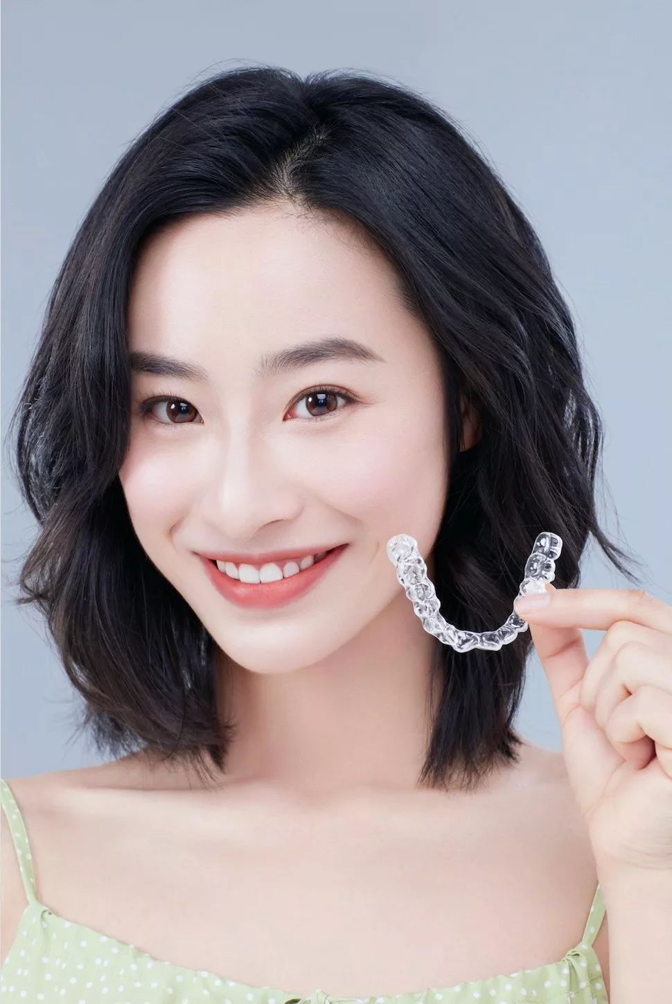 杨紫一个动作吓呆张一山戴上牙套之后我的脸变成了这样