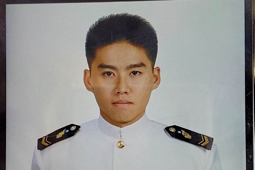 台媒:台海军上等兵演习遭浅水淹死 其父痛失爱子称今是亡者生日