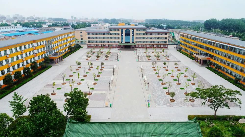 这是山东省兰陵县代村诚信中学(6月22日摄,无人机照片).