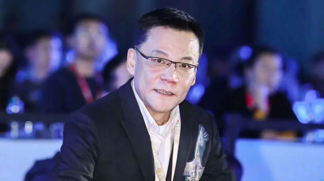 李国庆发布当当组织结构及人员调整公告;阿里巴巴市值超过腾讯,突破5