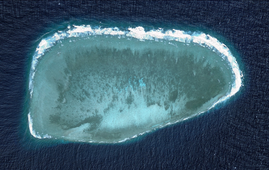 被造礁生物及生物碎屑填平形成,也可以由潟湖中的点礁发育到低潮面后