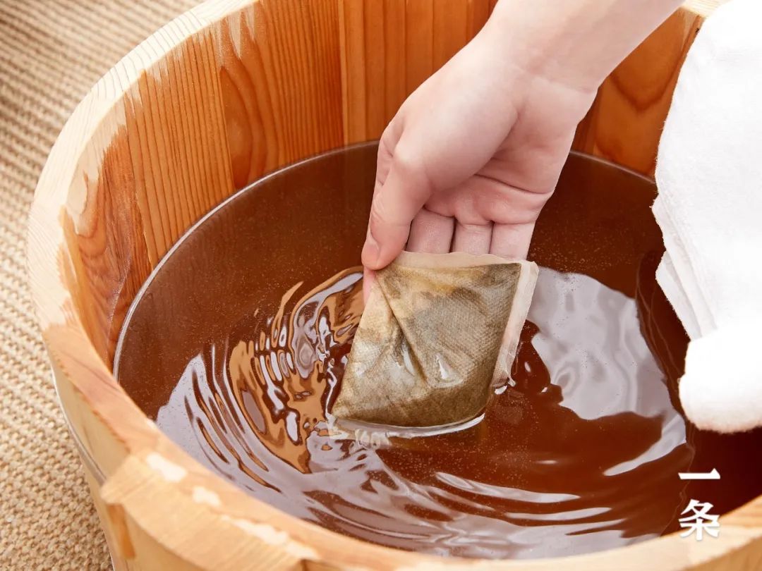 三伏天泡脚好处竟然这么多