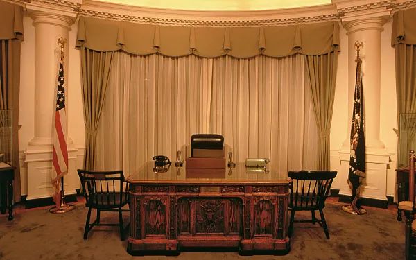 据西班牙《国家报》网站7月9日报道,美国总统的消息来源是总统每日