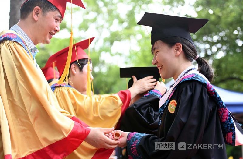 图集| 广雅中学为毕业生举行冠冕礼