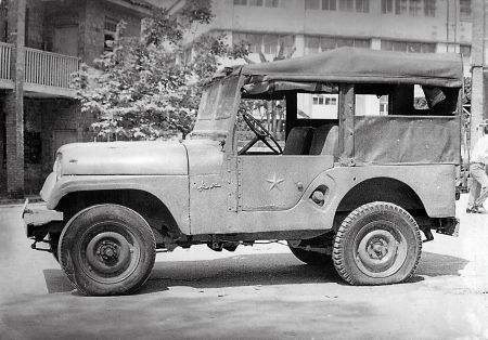 1958年,长江牌46型吉普试制成功,和北汽井冈山牌轿车同龄.