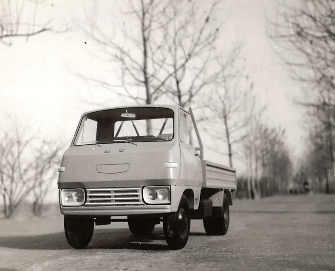 "北京"bj130轻型载货车 改革开放以后,北汽成为中国汽车产业走向国际