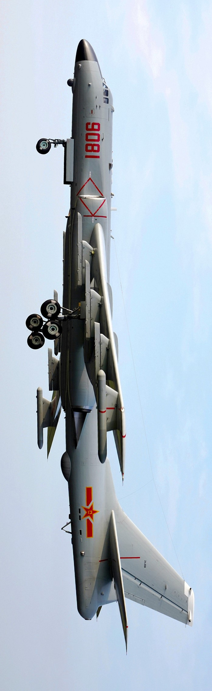 我是轰6j人民海军用的带电子战杀气腾腾那种nn图片