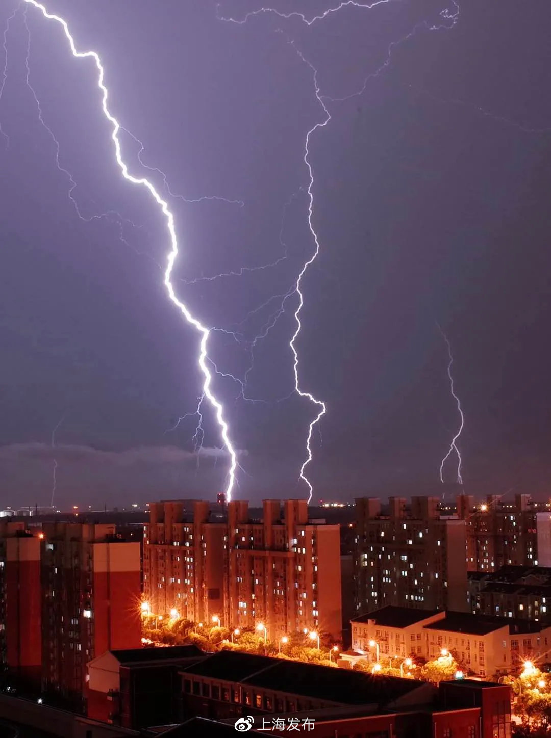 美军将遭遇UFO定义为”无法解释空中现象“？为什么...