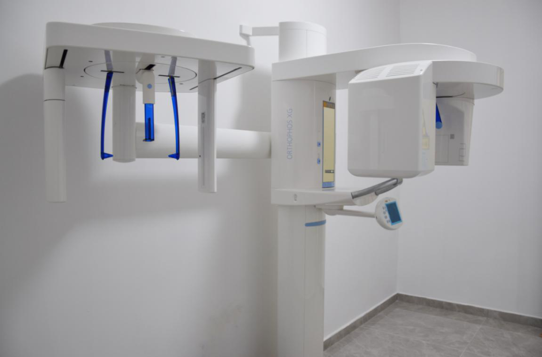 德国西诺德牙片机▲美利口腔引进全套德国口腔设备二高端种植体品牌