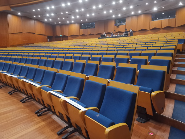 《情书》登上保利剧院:观众对于这个时候的剧场太珍贵了|新冠肺炎