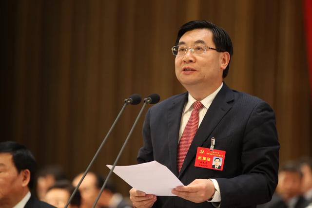 曾任清华大学党委书记,浙江省委常委,组织部部长,2015年履新陕西,次年