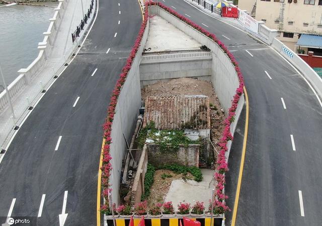 广州"最牛钉子户"成网红 大桥被迫"劈叉"|钉子户|海珠|环岛路_新浪新