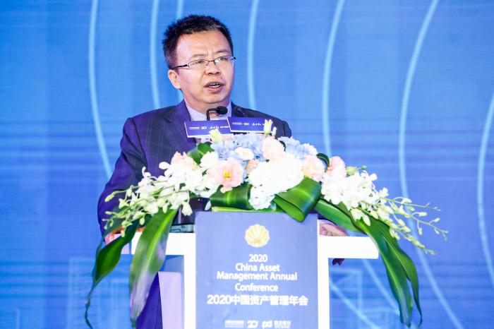上海东方证券资产管理有限公司副总经理饶刚